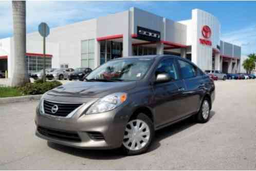 Nissan Versa SV (2013)