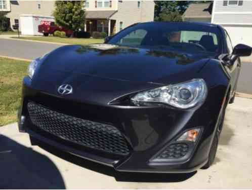 Scion FR-S 6MT (2013)