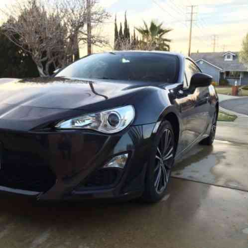 Scion FR-S Base (2013)