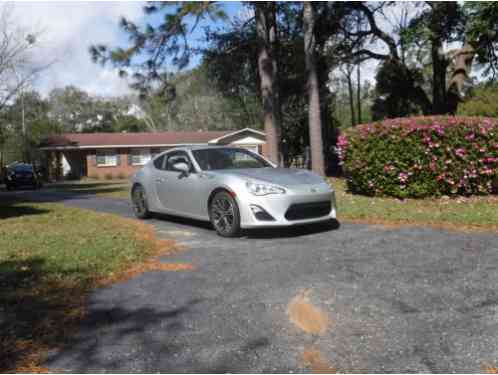 Scion FR-S Base Coupe 2-Door (2013)