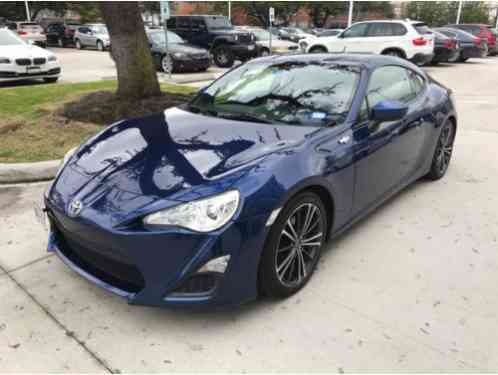 Scion FR-S Base Coupe 2-Door (2013)