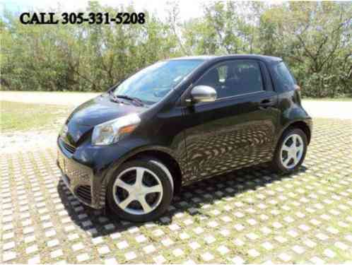 Scion iQ Carfax certified Excellent (2013)