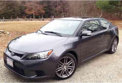 Scion tC Base Coupe 2-Door (2013)