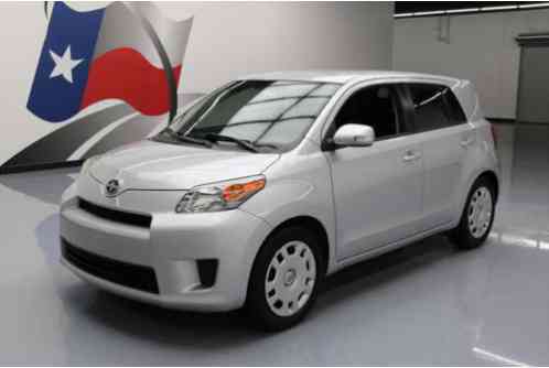 Scion xD Base Hatchback 5-Door (2013)