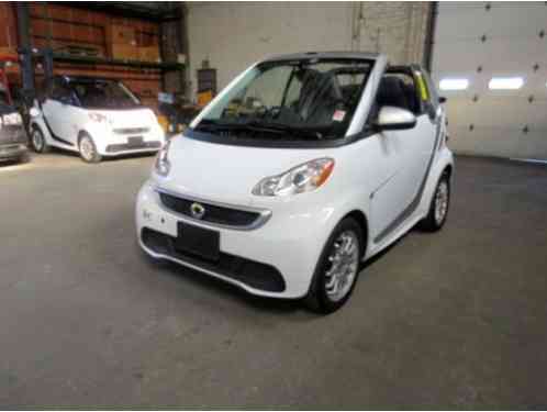 2013 Smart FORTWO ELECTRIC DRIVE CABRIOLET/CONVERTIBLE