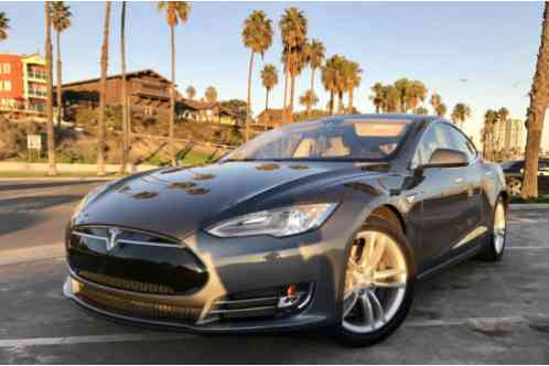 Tesla Model S (2013)