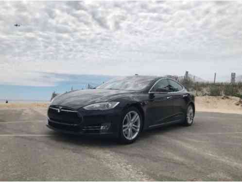 Tesla Model S (2013)