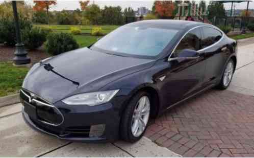 Tesla Model S (2013)