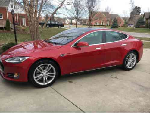 Tesla Model S (2013)