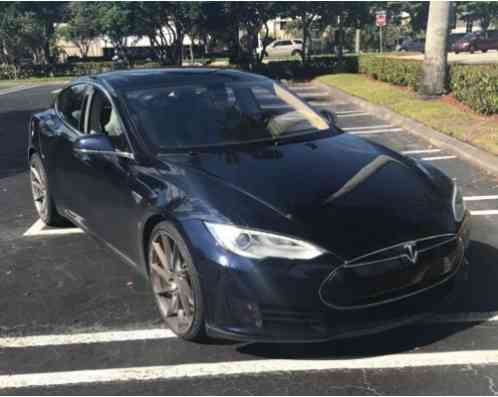 Tesla Model S (2013)