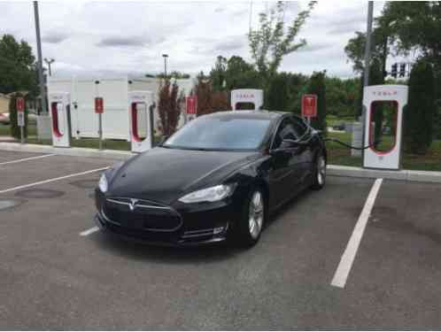 Tesla Model S (2013)