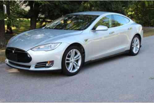 Tesla Model S (2013)