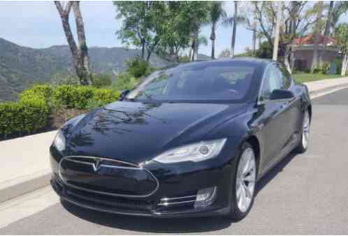 Tesla Model S (2013)