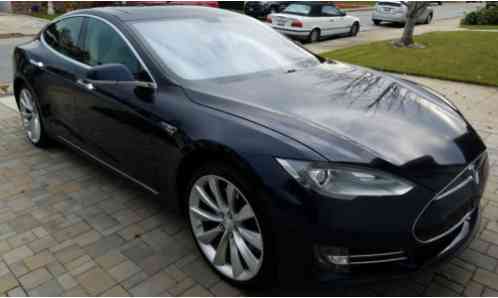 Tesla Model S 4 Door Sedan (2013)