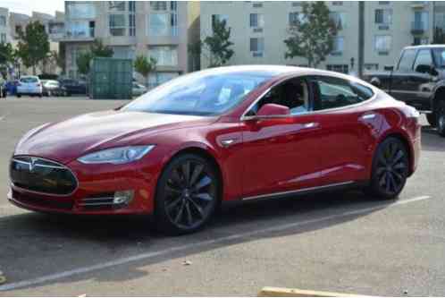 Tesla Model S 4dr Sedan Performance (2013)