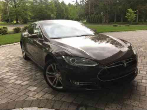 Tesla Model S 60 KW (2013)