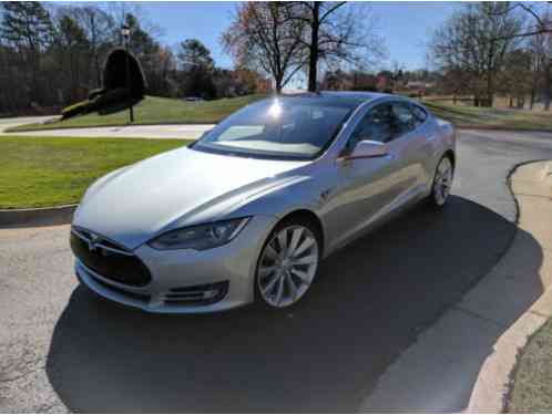 Tesla Model S P85 (2013)