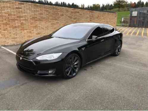 Tesla Model S P85+ (2013)