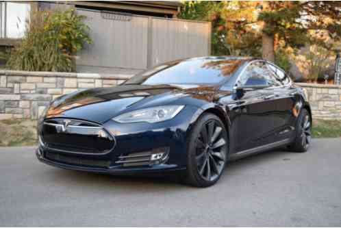 Tesla Model S P85 (2013)