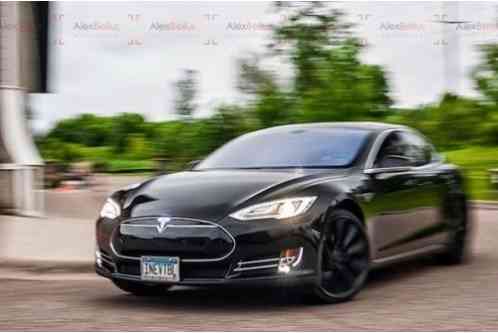 Tesla Model S P85 (2013)