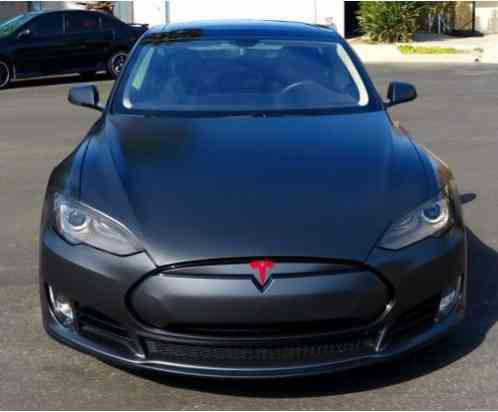 Tesla MODEL S PERFORMANCE EDITION (2013)