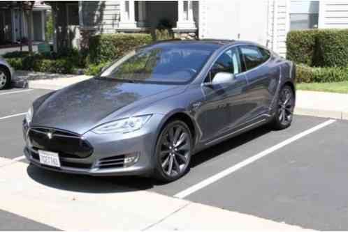 Tesla Model S Performance Plus (2013)