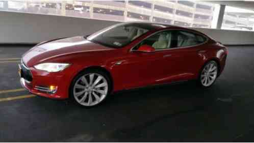 Tesla Model S S Performance, 4 Door (2013)