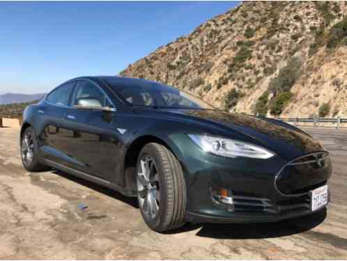 Tesla Model S S85 (2013)