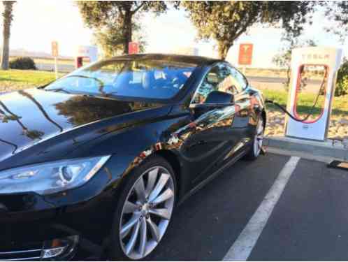 Tesla Model S Tech Package (2013)