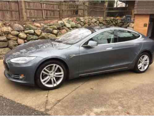 Tesla Model S tech pkg (2013)