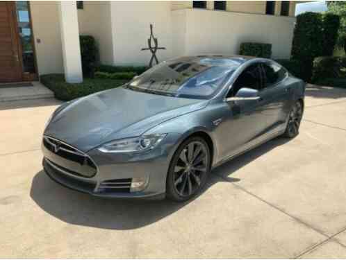 Tesla Model S (2013)