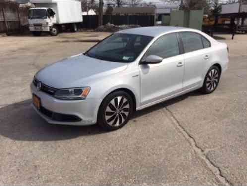 Volkswagen Jetta Hybrid SE Sedan (2013)