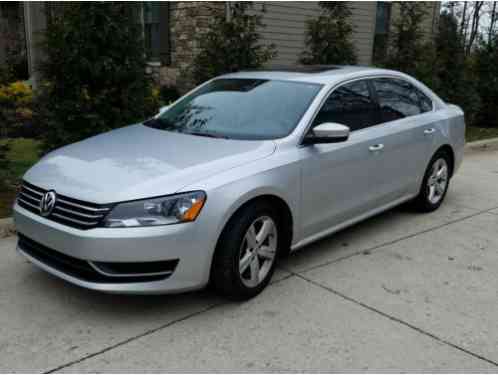 Volkswagen Passat SE Sedan 4-Door (2013)