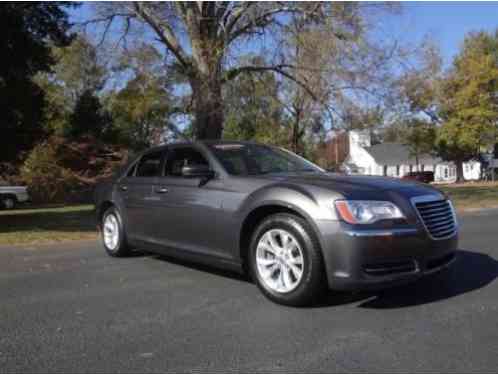 2014 Chrysler 300 Series Base