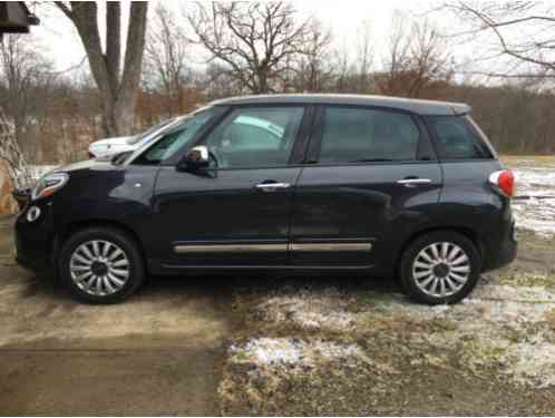 2014 Fiat 500L Lounge Hatchback 4-Door