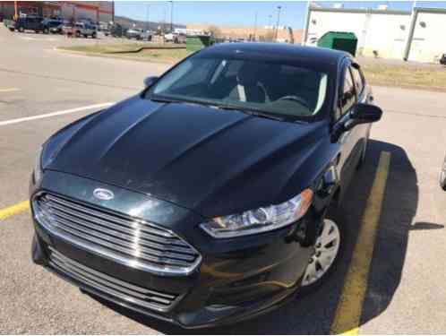 Ford Fusion S (2014)