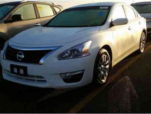 Nissan Altima 2. 5 S (2014)