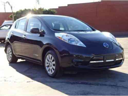 Nissan Leaf S (2014)