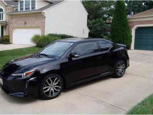 Scion tC Base Coupe 2-Door (2014)