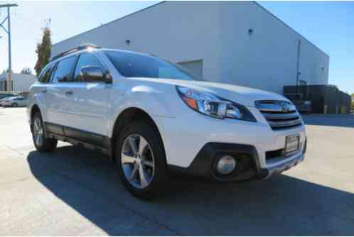 Subaru Outback 2. 5i Limited (2014)