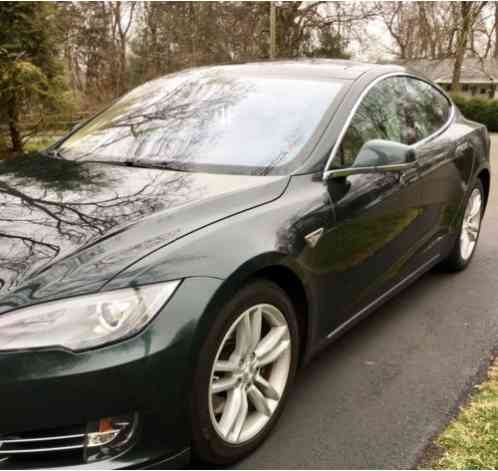 Tesla Model S (2014)