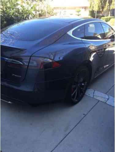 Tesla Model S (2014)