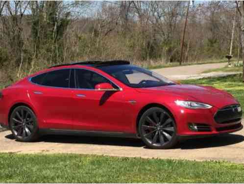 Tesla Model S (2014)