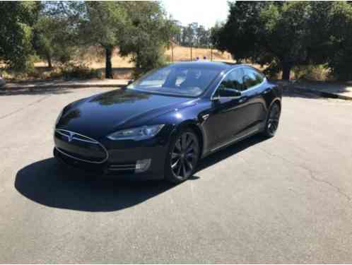 Tesla Model S (2014)