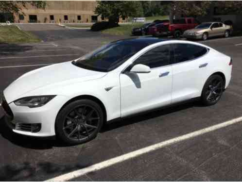 Tesla Model S (2014)