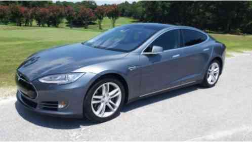 Tesla Model S (2014)