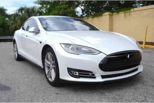 Tesla Model S 60 (2014)