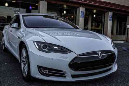 Tesla Model S P85D (2014)