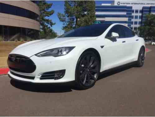 2014 Tesla Model S S P85+