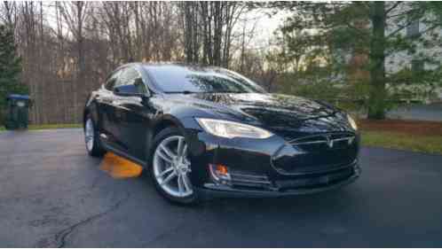 Tesla Model S S60 with Autopilot (2014)